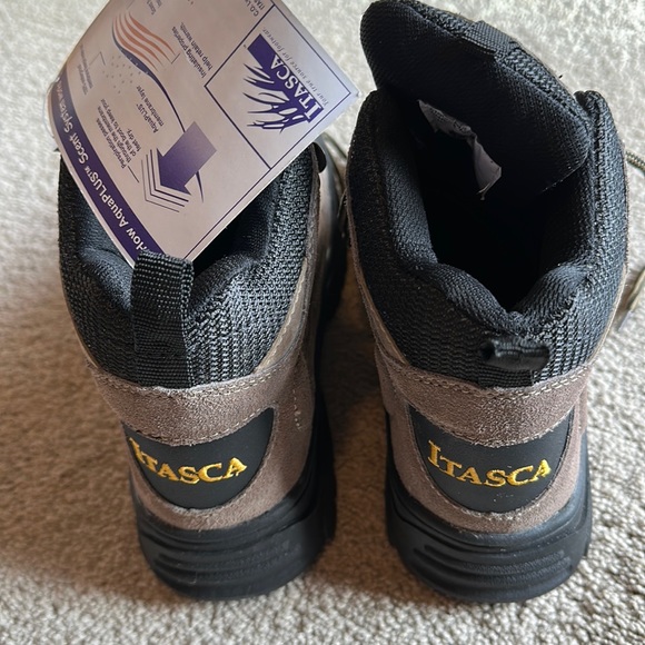 NWT Itasca Hiking Boots - Picture 1 of 9